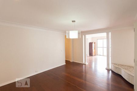 Apartamento à venda com 220m², 3 quartos e 2 vagasSala