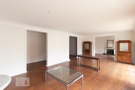 Apartamento à venda com 220m², 3 quartos e 2 vagasSala