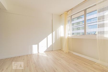 Quarto de apartamento para alugar com 1 quarto, 40m² em Centro, Curitiba