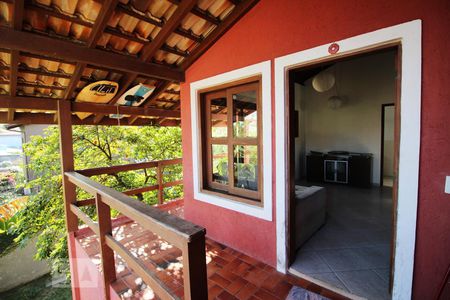 Sacada de casa para alugar com 2 quartos, 80m² em Rio Tavares, Florianópolis