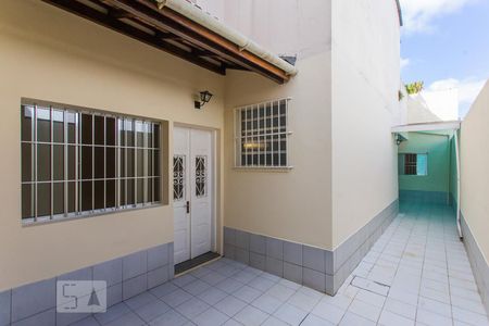 Casa para alugar com 165m², 3 quartos e 2 vagas Casa para alugar com 165m², 3 quartos e 2 vagasCorredor