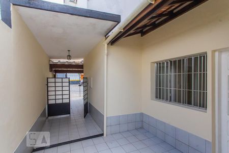 Casa para alugar com 165m², 3 quartos e 2 vagas Casa para alugar com 165m², 3 quartos e 2 vagasCorredor