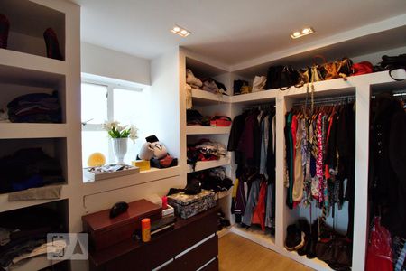 Apartamento à venda com 317m², 4 quartos e 5 vagasCloset da Suíte 1