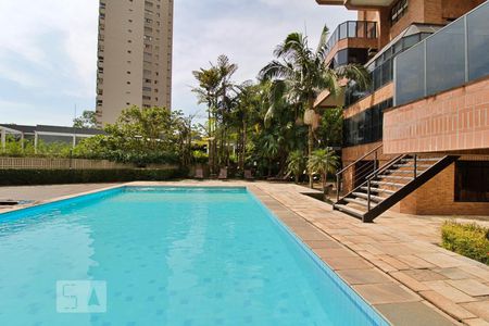 Apartamento à venda com 317m², 4 quartos e 5 vagasÁrea comum - Piscina