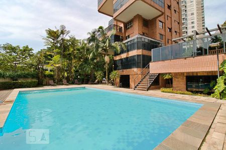 Apartamento à venda com 317m², 4 quartos e 5 vagasÁrea comum - Piscina