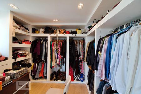 Apartamento à venda com 317m², 4 quartos e 5 vagasCloset da Suíte 1