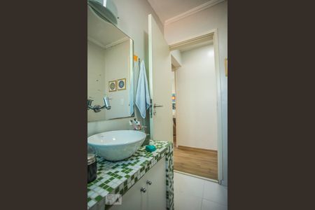 Apartamento à venda com 56m², 2 quartos e 1 vaga Apartamento à venda com 56m², 2 quartos e 1 vagaBanheiro