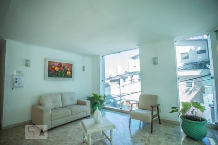 Apartamento à venda com 56m², 2 quartos e 1 vaga Apartamento à venda com 56m², 2 quartos e 1 vagaHall social