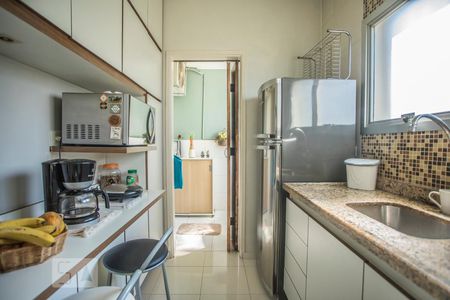 Apartamento à venda com 56m², 2 quartos e 1 vaga Apartamento à venda com 56m², 2 quartos e 1 vagaCozinha - Armários