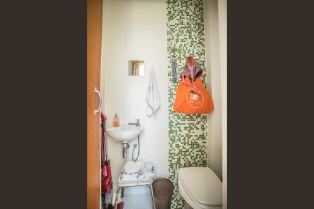 Apartamento à venda com 56m², 2 quartos e 1 vaga Apartamento à venda com 56m², 2 quartos e 1 vagaBanheiro de Serviço