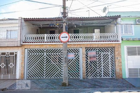 Casa para alugar com 209m², 3 quartos e 2 vagas Casa para alugar com 209m², 3 quartos e 2 vagasFachada