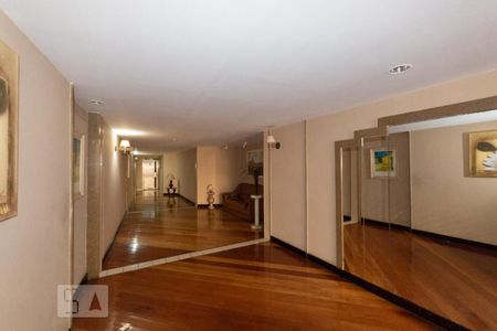 Apartamento à venda com 83m², 2 quartos e 1 vagaPortaria