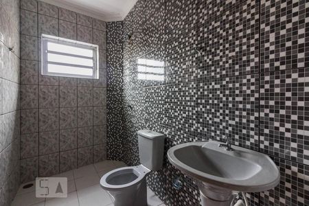 Banheiro de casa para alugar com 2 quartos, 60m² em Parque Itaberaba, São Paulo