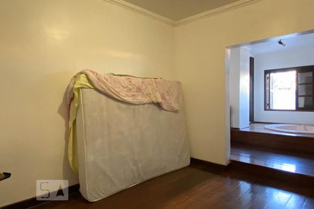 Casa à venda com 560m², 6 quartos e 5 vagasSuíte 2