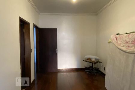 Casa à venda com 560m², 6 quartos e 5 vagasSuíte 2