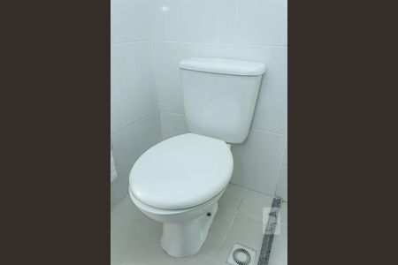 Apartamento à venda com 65m², 2 quartos e 1 vagaDetalhe banheiro