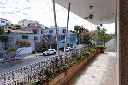 Casa à venda com 400m², 5 quartos e 2 vagasVaranda da sala 4