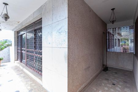 Casa à venda com 400m², 5 quartos e 2 vagasVaranda da sala 4