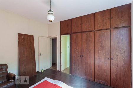 Casa à venda com 400m², 5 quartos e 2 vagasSuíte 1