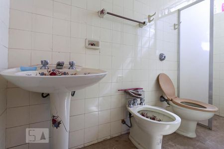 Casa à venda com 400m², 5 quartos e 2 vagasBanheiro da suíte 1