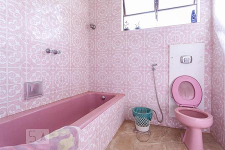 Casa à venda com 400m², 5 quartos e 2 vagasBanheiro social 1 