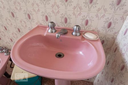 Casa à venda com 400m², 5 quartos e 2 vagasBanheiro da suíte 2