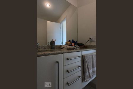 Apartamento à venda com 85m², 1 quarto e 2 vagasBanheiro da Suíte