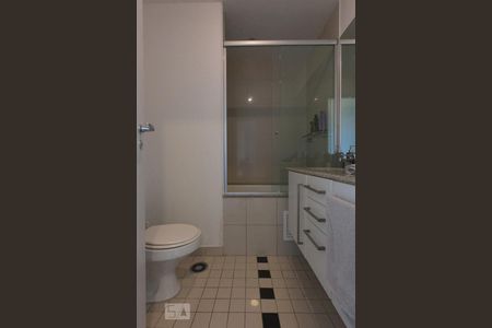 Apartamento à venda com 85m², 1 quarto e 2 vagasBanheiro da Suíte