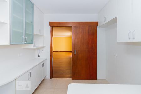 Apartamento para alugar com 126m², 3 quartos e 2 vagas Apartamento para alugar com 126m², 3 quartos e 2 vagasCOZINHA