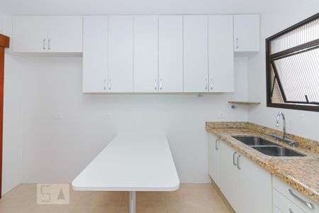Apartamento para alugar com 126m², 3 quartos e 2 vagas Apartamento para alugar com 126m², 3 quartos e 2 vagasCOZINHACOZINHA