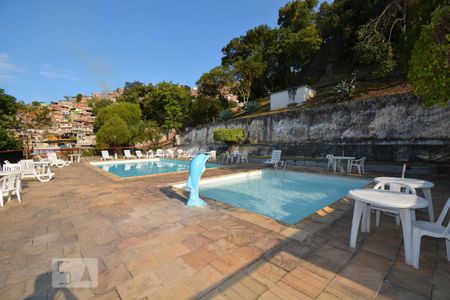 Apartamento à venda com 80m², 2 quartos e 1 vagaÁrea comum - Piscina