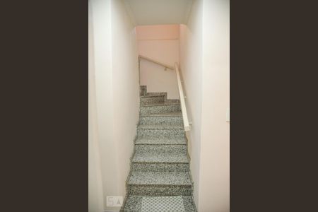 Escada de casa à venda com 5 quartos, 221m² em Santa Maria, São Caetano do Sul