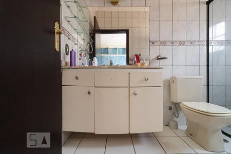 Casa à venda com 560m², 6 quartos e 6 vagas Casa à venda com 560m², 6 quartos e 6 vagasBanheiro da Suíte 3