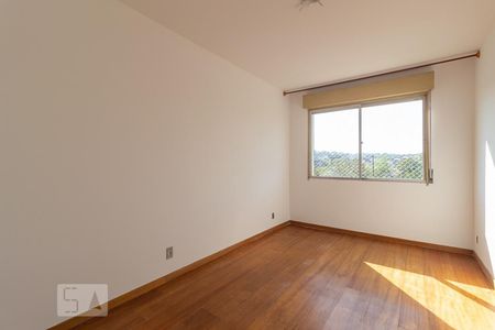 Quarto 1 de apartamento para alugar com 2 quartos, 63m² em Medianeira, Porto Alegre