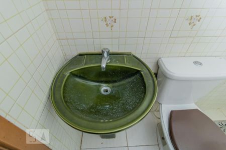 Casa de condomínio à venda com 80m², 2 quartos e 2 vagasDetalhe do Banheiro 1