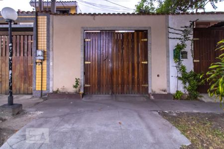Casa de condomínio à venda com 80m², 2 quartos e 2 vagasFachada da Casa