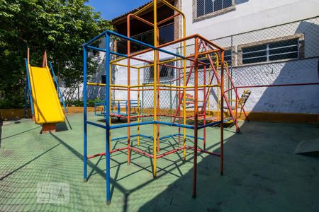 Casa de condomínio à venda com 80m², 2 quartos e 2 vagasPlayground