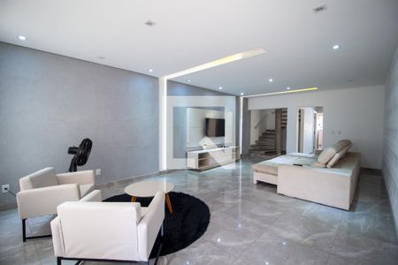 Sala de casa para alugar com 4 quartos, 272m² em Vila Florinda, Sorocaba