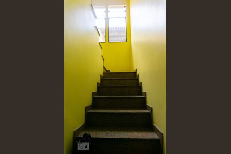 Casa à venda com 210m², 3 quartos e 2 vagasEscadas