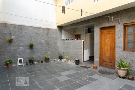 Casa à venda com 210m², 3 quartos e 2 vagasQuintal