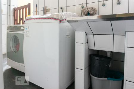 Casa à venda com 210m², 3 quartos e 2 vagasÁrea de Serviço