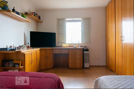 Casa à venda com 210m², 3 quartos e 2 vagasSuíte 2