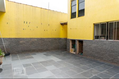Casa à venda com 210m², 3 quartos e 2 vagasQuintal