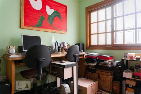 Casa à venda com 210m², 3 quartos e 2 vagasEscritório 