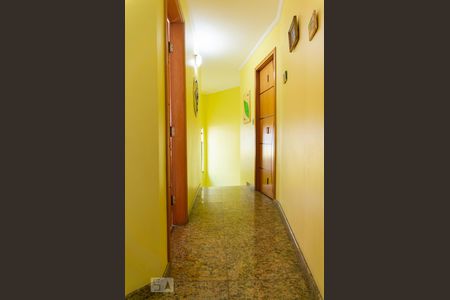 Casa à venda com 210m², 3 quartos e 2 vagasCorredor