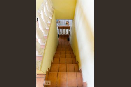 Casa à venda com 210m², 3 quartos e 2 vagasEscadas