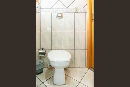 Casa à venda com 210m², 3 quartos e 2 vagasBanheiro