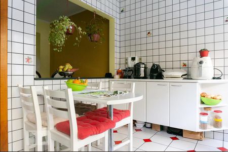 Casa à venda com 210m², 3 quartos e 2 vagasCozinha