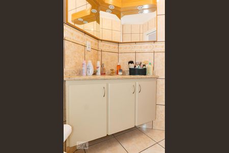 Casa à venda com 210m², 3 quartos e 2 vagasBanheiro da Suíte 2