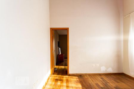 Casa para alugar com 242m², 3 quartos e 8 vagas Casa para alugar com 242m², 3 quartos e 8 vagasSala 2